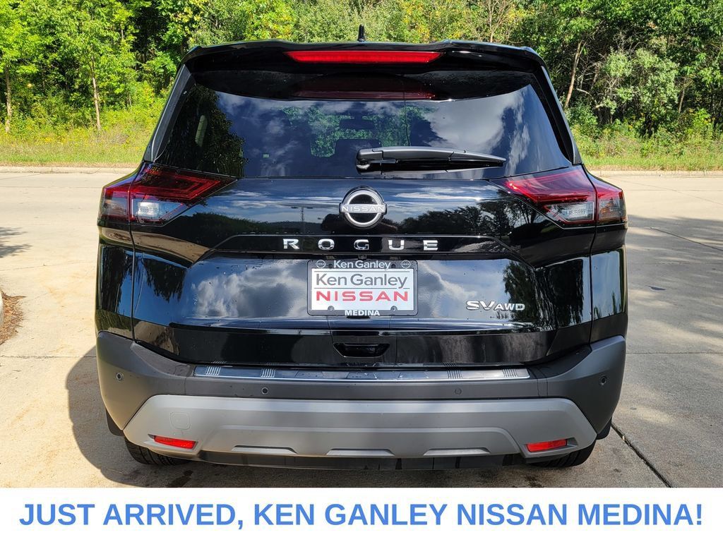 Certified 2023 Nissan Rogue SV w/ SV Premium B Package AWD/4WD image 4