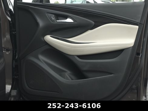Used 2020 Buick Envision Essence FWD image 40