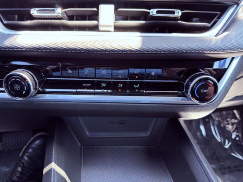 Used 2026 Chevrolet Equinox LT image 29