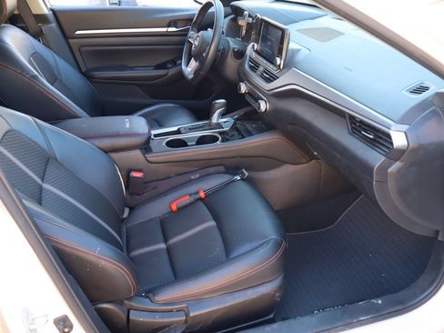 Used 2024 Nissan Altima 2.5 SR FWD image 20