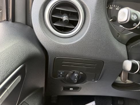Used 2016 Mercedes-Benz Metris Passenger image 26