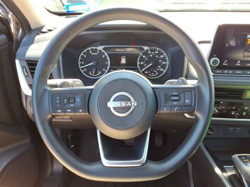 Used 2024 Nissan Rogue S FWD image 20