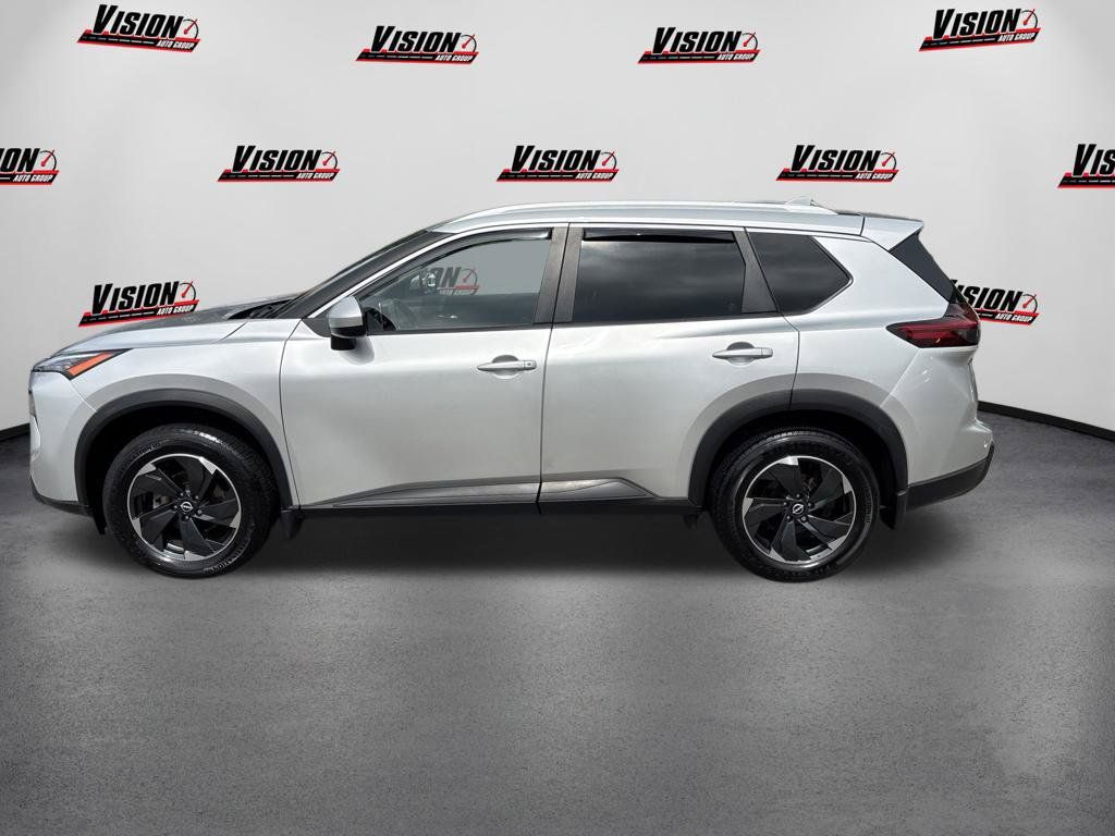 Certified 2024 Nissan Rogue SV w/ SV Premium Package AWD/4WD image 4
