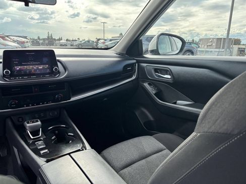 Used 2025 Nissan Rogue SV FWD image 36