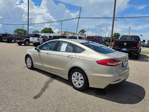 Used 2019 Ford Fusion S FWD image 5