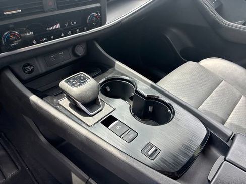 Used 2024 Nissan Rogue SV w/ SV Premium Package FWD image 26