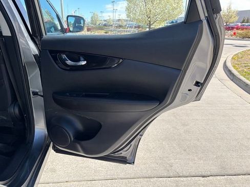 Used 2022 Nissan Rogue Sport SV AWD/4WD image 21