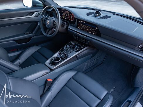 Used 2025 Porsche 911 Carrera image 29