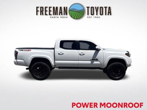 Used 2023 Toyota Tacoma TRD Sport w/ TRD Premium Sport Package AWD/4WD image 4