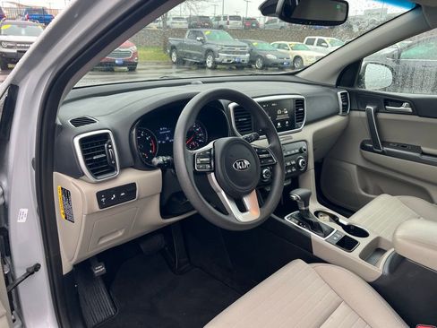 Used 2022 Kia Sportage LX w/ LX FWD Value Edition Package image 16