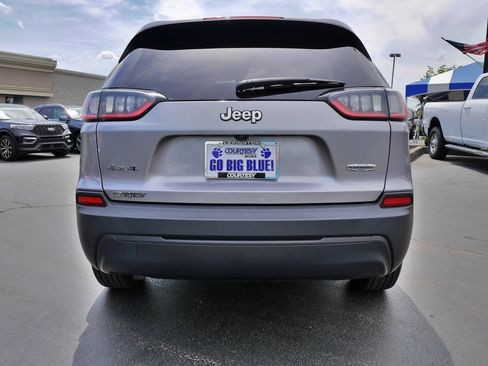 Used 2019 Jeep Cherokee Latitude w/ Popular Appearance Group AWD/4WD image 6