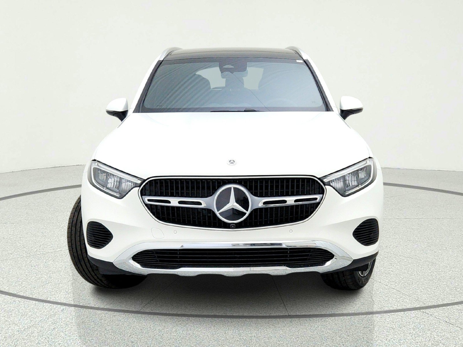 Used 2026 Mercedes-Benz GLC 300 image 3