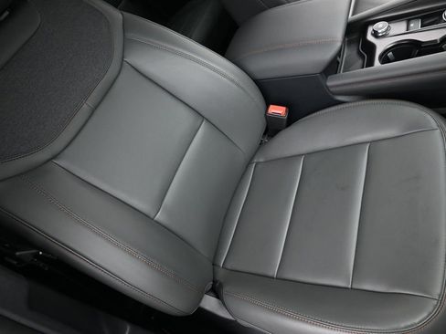 Used 2025 Ford Explorer Active w/ Active Comfort Package RWD image 18