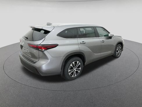 New 2026 Toyota Highlander XLE AWD/4WD image 9
