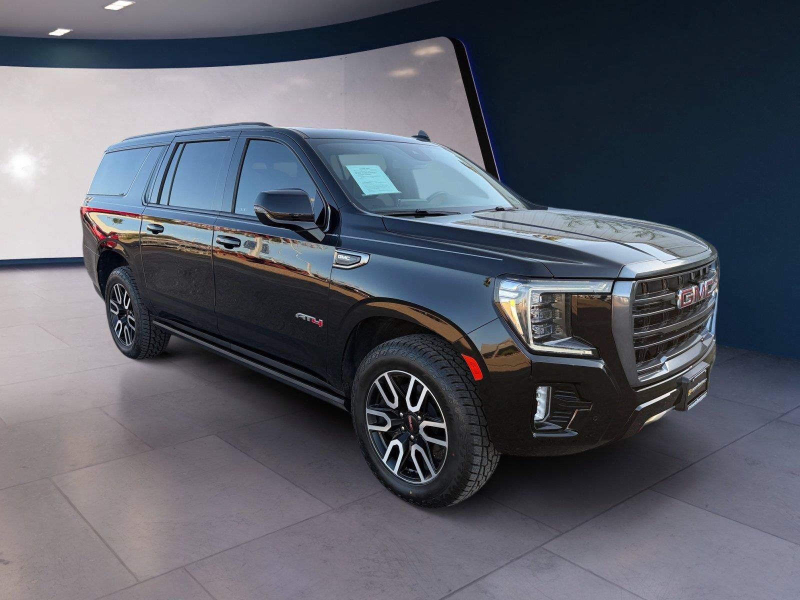 Used 2024 GMC Yukon XL AT4 AWD/4WD image 7