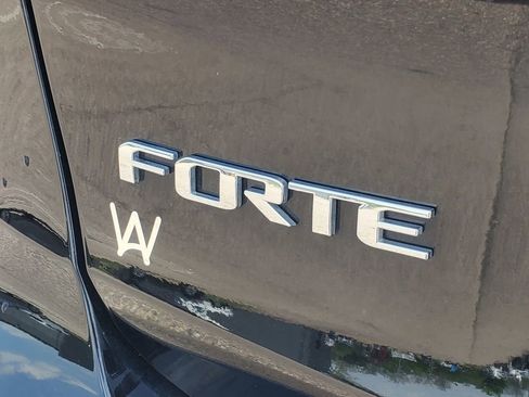 Used 2016 Kia Forte LX FWD image 6