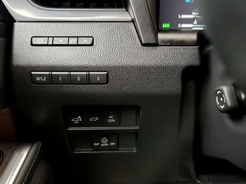 Used 2024 Lexus GX 550 w/ Accessory Package (2T) AWD/4WD image 34