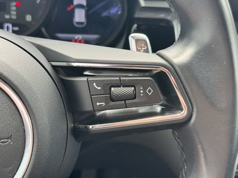 Used 2023 Porsche Macan AWD/4WD image 37