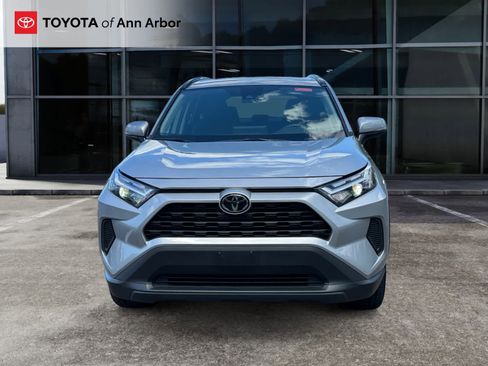 Used 2025 Toyota RAV4 XLE AWD/4WD image 12