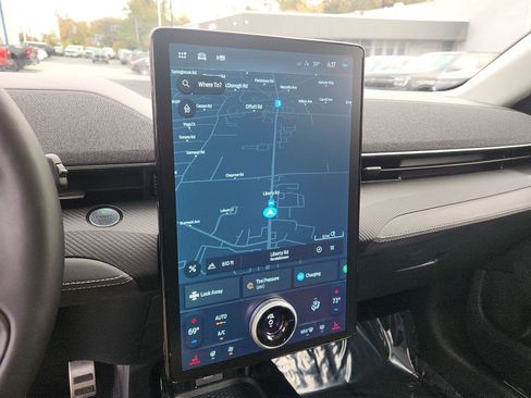 Used 2021 Ford Mustang Mach-E Premium image 17