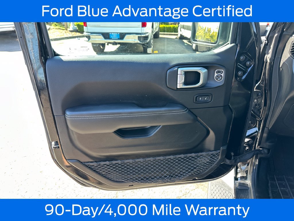 Used 2023 Jeep Gladiator Overland w/ Popular Equipment Package AWD/4WD image 15