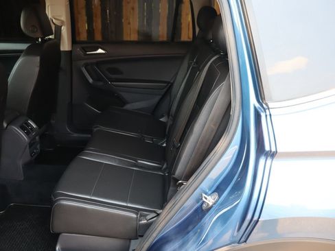 Used 2018 Volkswagen Tiguan SE AWD/4WD image 20