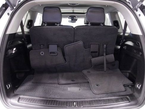 Used 2023 Jeep Grand Cherokee L Limited w/ Black Appearance Package image 23