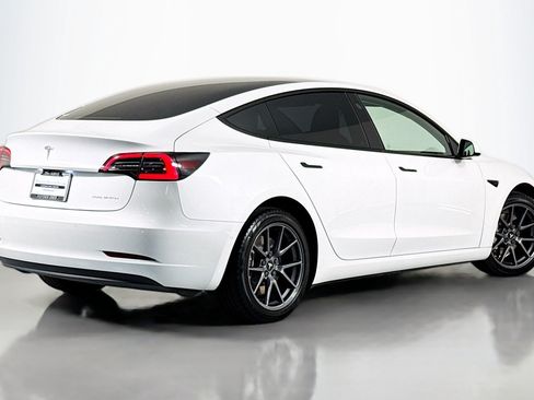 Used 2022 Tesla Model 3 Long Range AWD/4WD image 11