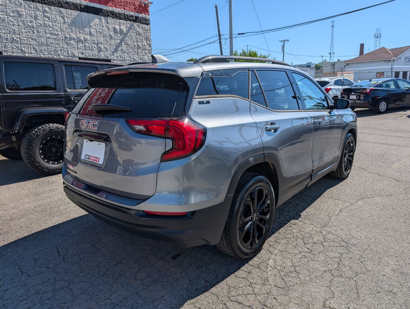 Used 2020 GMC Terrain SLE w/ Driver Convenience Package FWD image 6