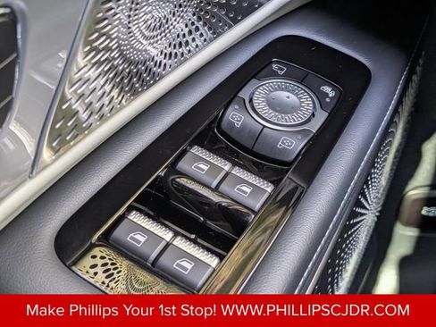 Used 2025 Lincoln Nautilus Reserve AWD/4WD image 25