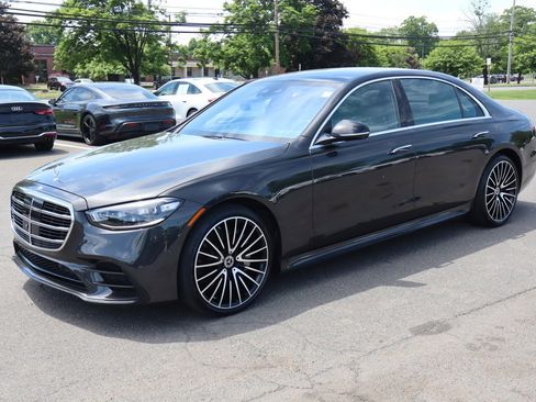 Used 2021 Mercedes-Benz S 580 4MATIC Sedan w/ AMG Line image 1