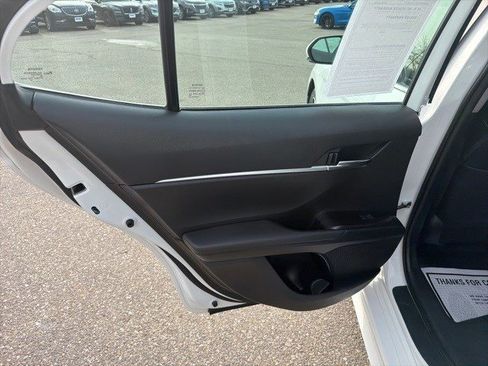 Used 2023 Toyota Camry SE image 11
