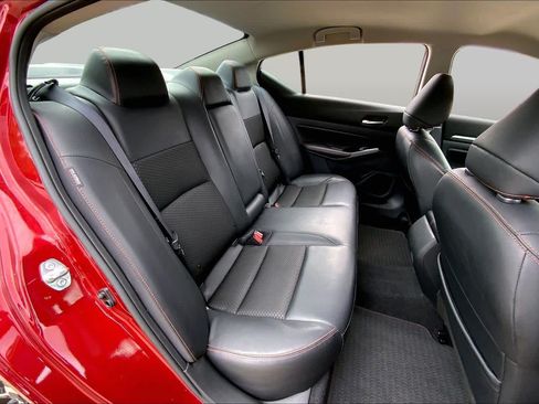 Used 2024 Nissan Altima 2.5 SR FWD image 19