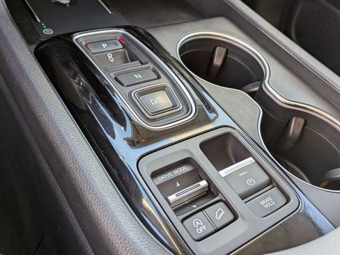 Certified 2023 Honda Pilot Touring image 10