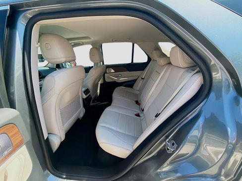 Used 2021 Mercedes-Benz GLE 350 4MATIC w/ Premium Package image 24