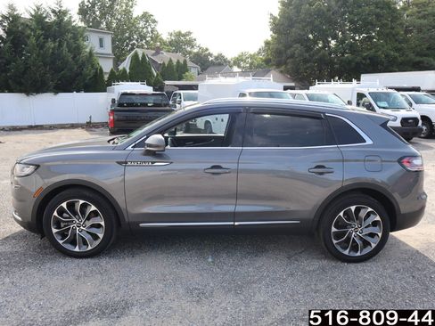 Used 2022 Lincoln Nautilus Reserve image 10