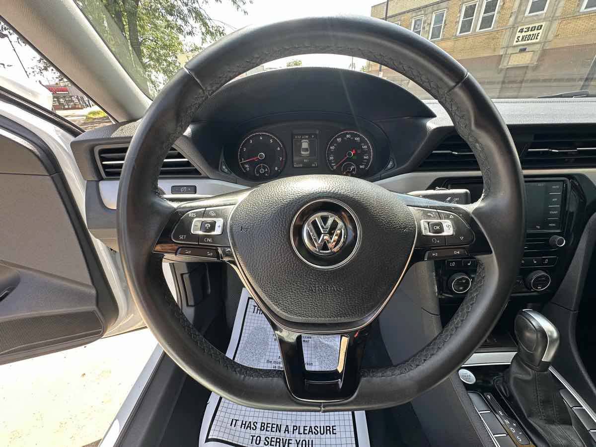 Used 2021 Volkswagen Passat 2.0T SE FWD image 14