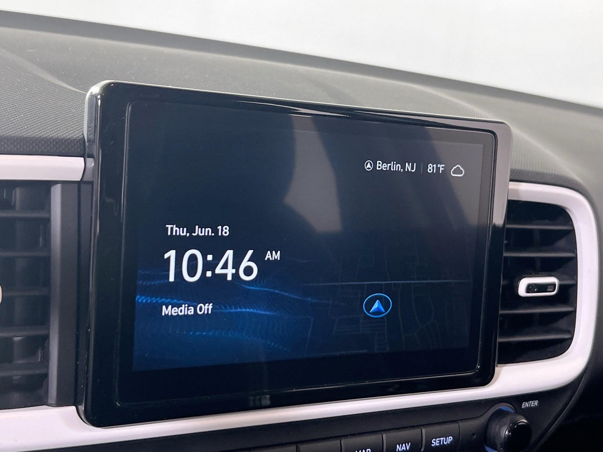 Used 2023 Hyundai Venue Limited FWD image 14