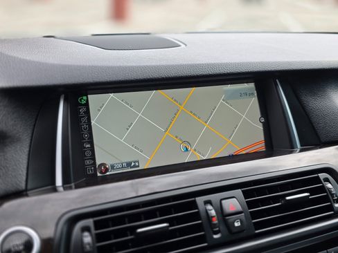 Used 2016 BMW 528i Sedan w/ Driver Assistance Package image 28