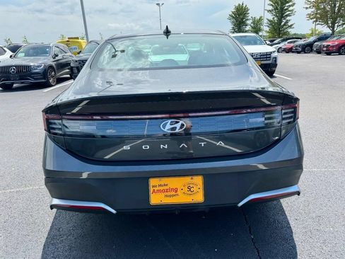 Used 2025 Hyundai Sonata SE FWD image 4