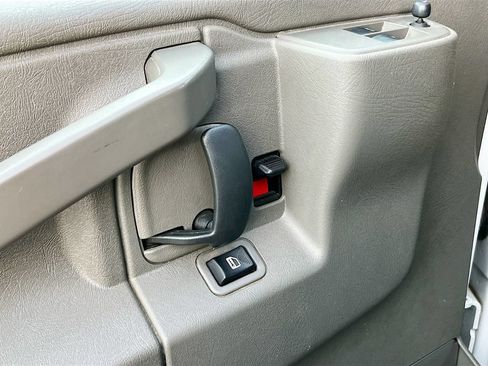 Used 2023 Chevrolet Express 2500 w/ Driver Convenience Package RWD image 17