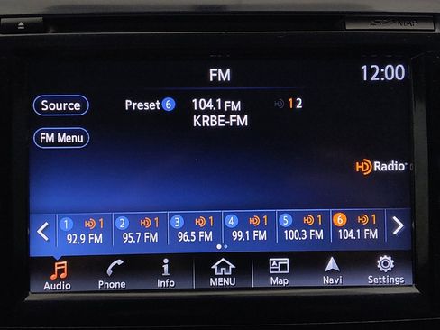 Used 2016 Nissan Murano SV w/ Premium Package image 25