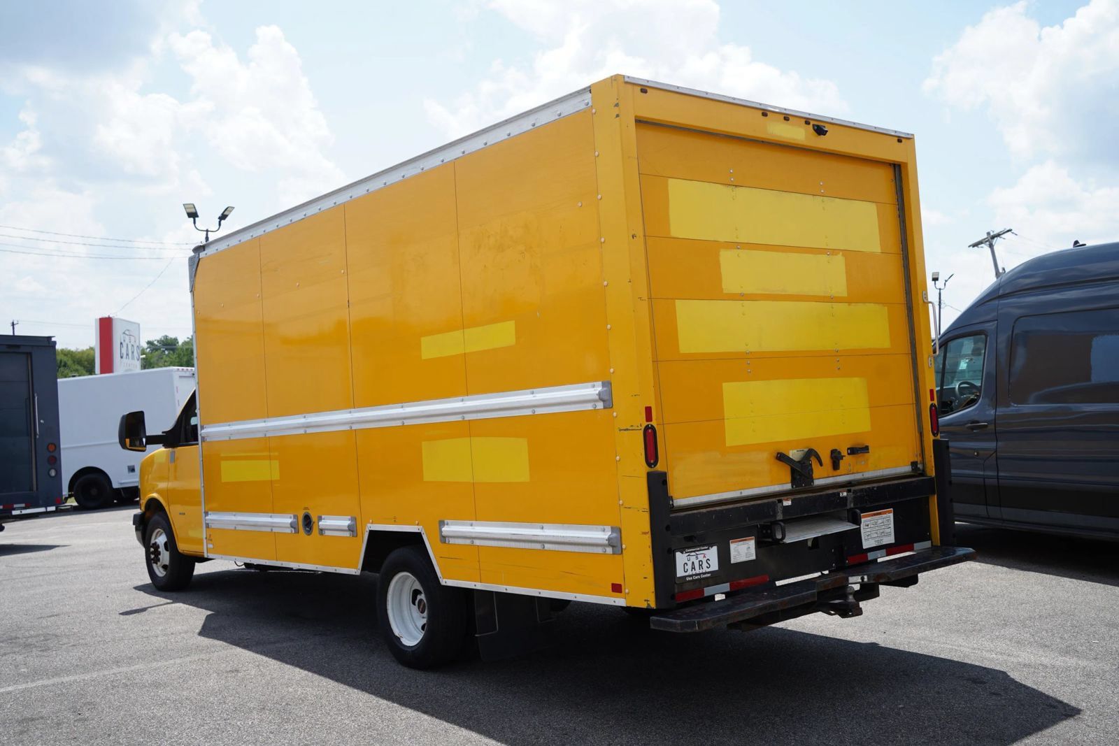Used 2021 GMC Savana 3500 Extended w/ Power Convenience Package RWD image 8