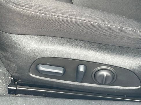 Used 2025 Chevrolet Malibu LT FWD image 5