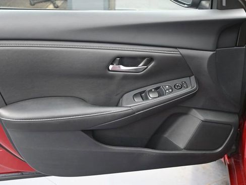 Used 2025 Nissan Sentra SV image 9