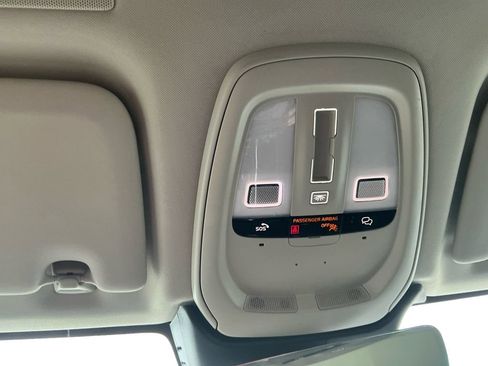 Used 2024 Volvo XC60 B5 Plus image 22