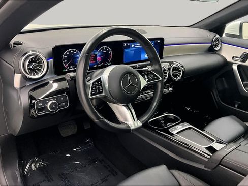 Used 2025 Mercedes-Benz CLA 250 image 17
