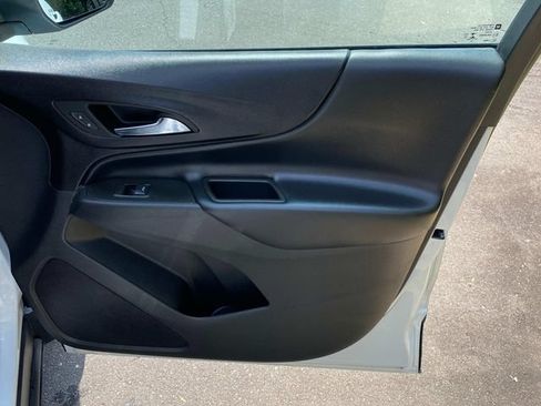 Used 2023 Chevrolet Equinox LT FWD image 36