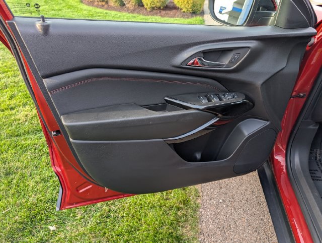 Used 2024 Chevrolet Trax RS w/ Sunroof Package FWD image 13