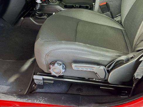 Used 2020 Jeep Wrangler Sport AWD/4WD image 18